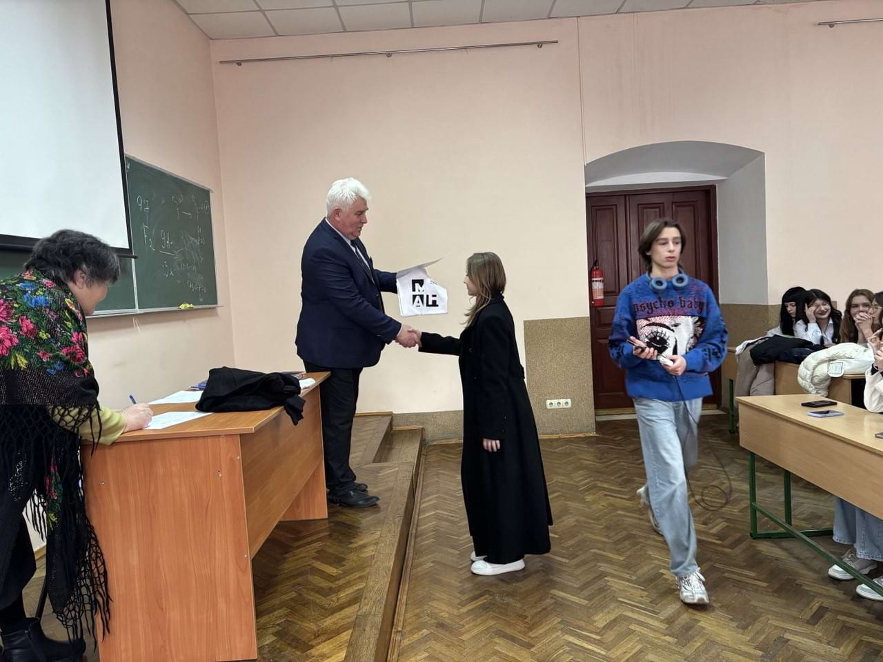 Вручення дипломів переможцям конкурсу 2 Вручення дипломів переможцям конкурсу 2