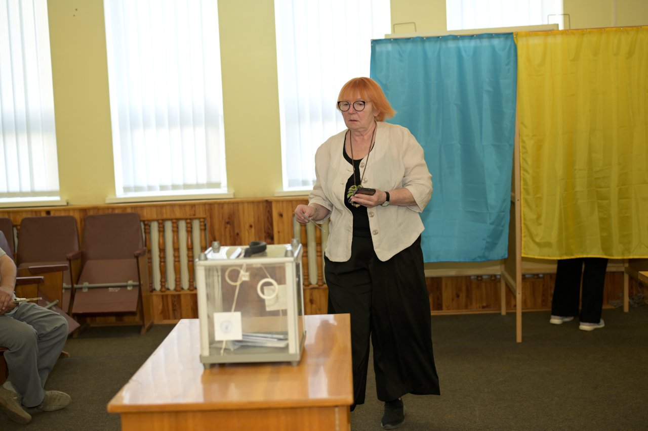 Вибори директора Інституту екології Карпат НАН України 17