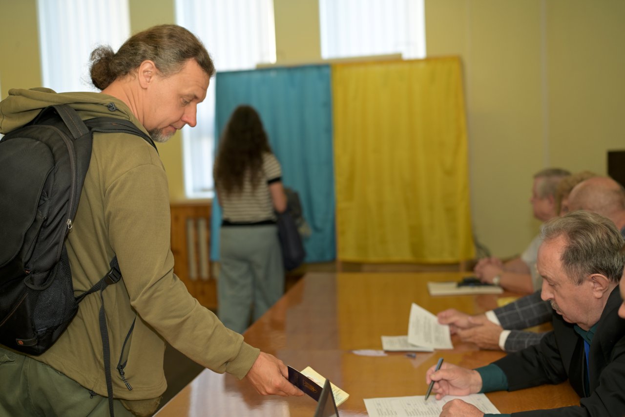 Вибори директора Інституту екології Карпат НАН України 27