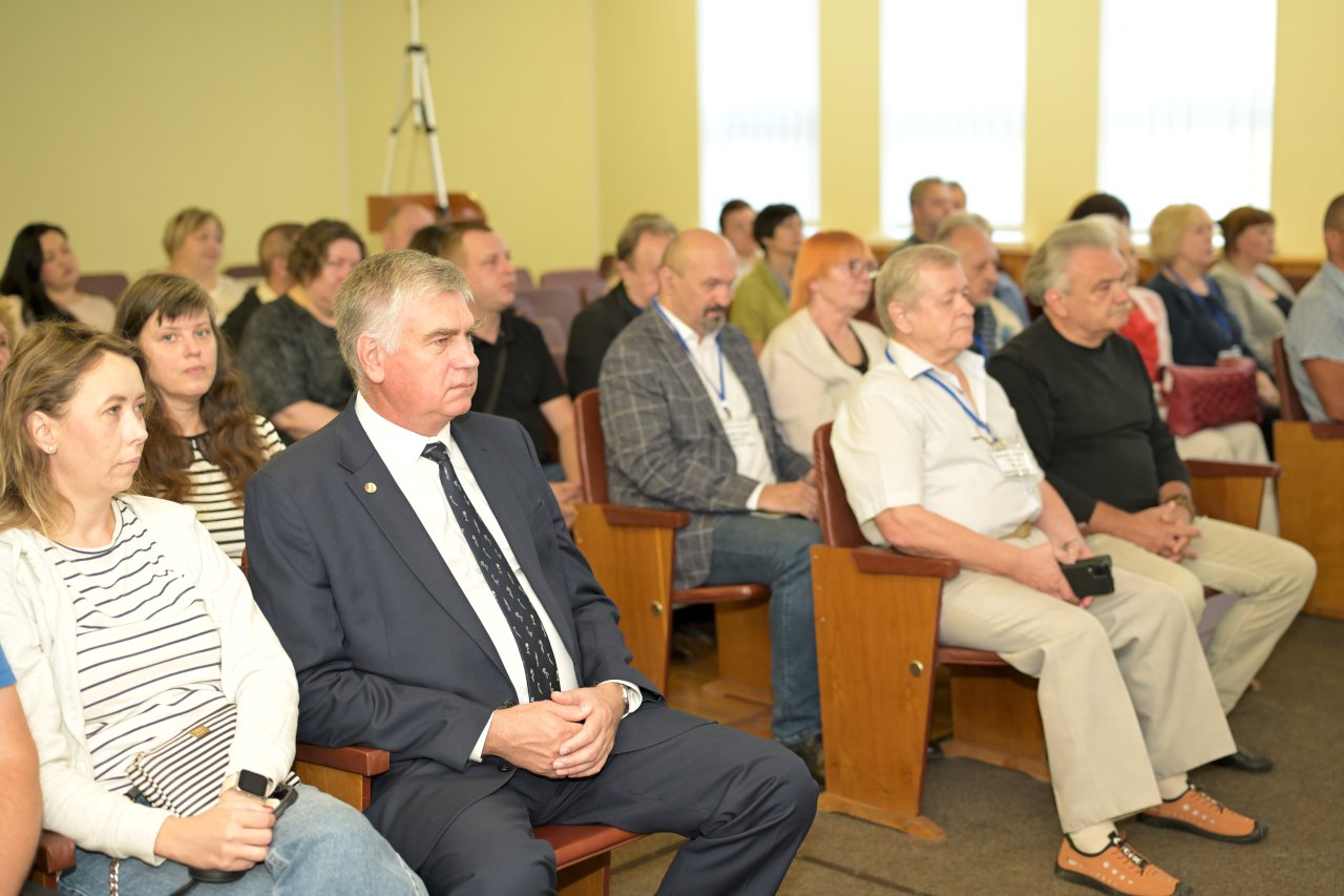 Вибори директора Інституту екології Карпат НАН України 8b